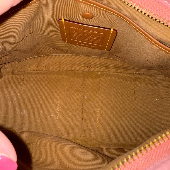 Coach - Picture 4 of 6